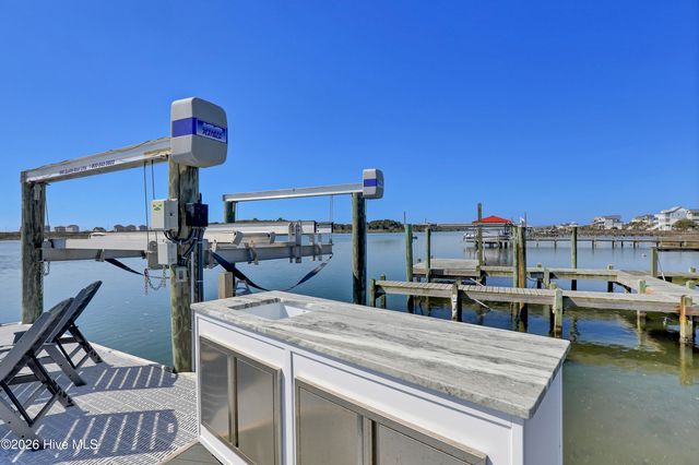 200 Waterway Drive, Sneads Ferry, NC 28460