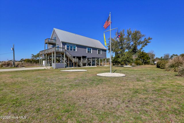 200 Waterway Drive, Sneads Ferry, NC 28460