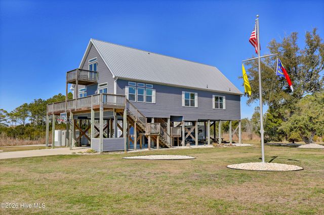 200 Waterway Drive, Sneads Ferry, NC 28460