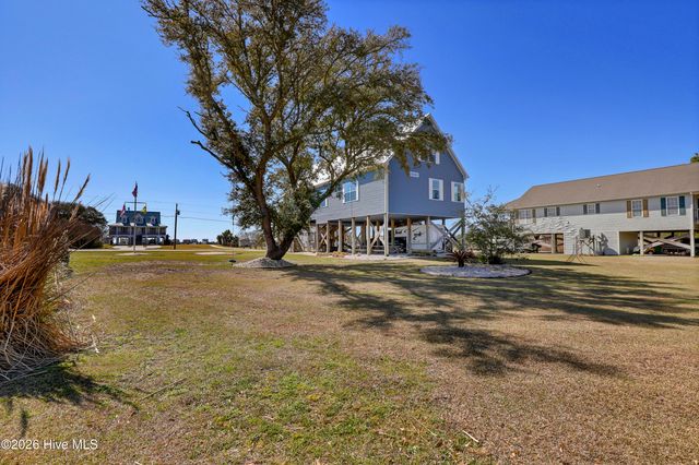 200 Waterway Drive, Sneads Ferry, NC 28460