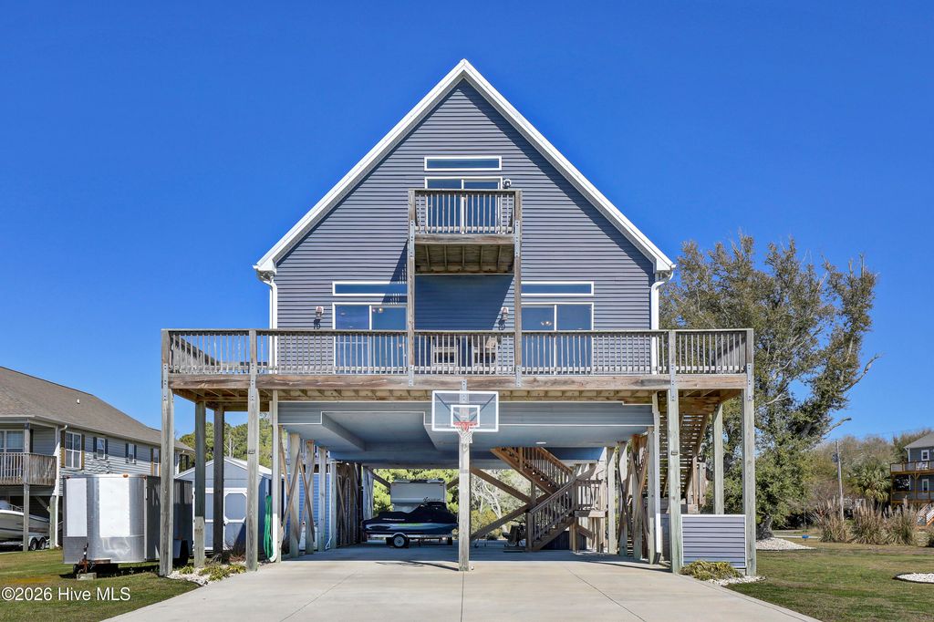 200 Waterway Drive, Sneads Ferry, NC 28460