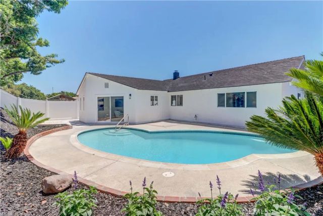 19701 Dunsmuir, Yorba Linda, CA 92886