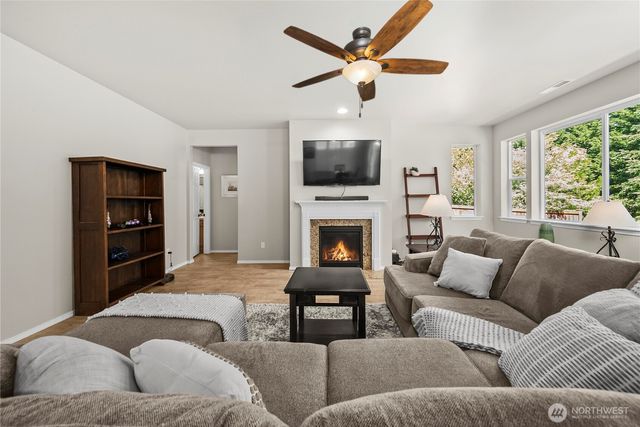 11264 Borgen Loop, Gig Harbor, WA 98332