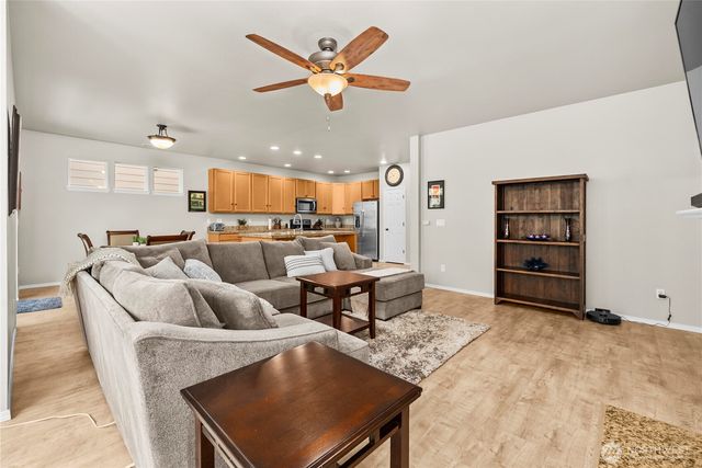 11264 Borgen Loop, Gig Harbor, WA 98332