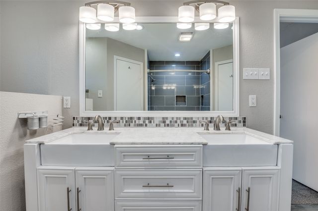 155 Smith Lane, Combine, TX 75159