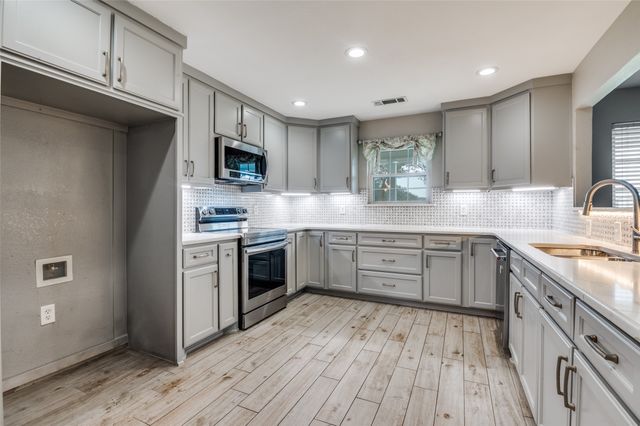 155 Smith Lane, Combine, TX 75159