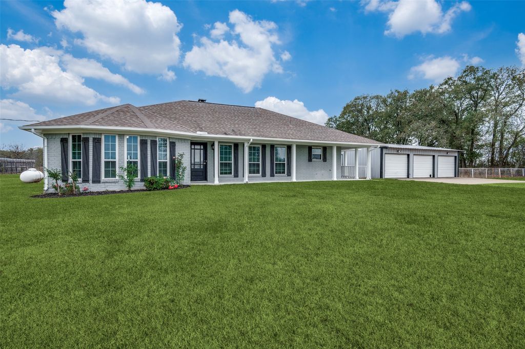 155 Smith Lane, Combine, TX 75159