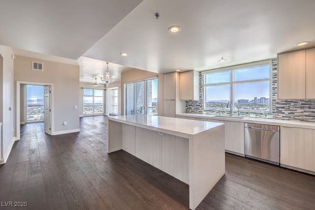 150 Las Vegas Boulevard 1912, Las Vegas, NV 89101