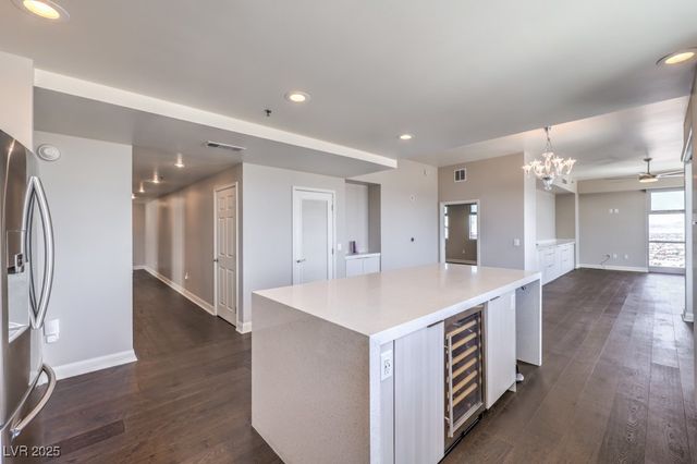 150 Las Vegas Boulevard 1912, Las Vegas, NV 89101