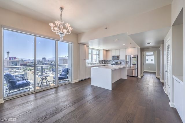 150 Las Vegas Boulevard 1912, Las Vegas, NV 89101