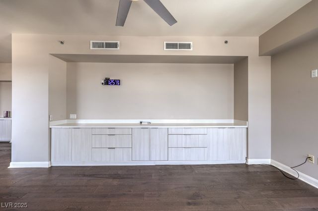 150 Las Vegas Boulevard 1912, Las Vegas, NV 89101