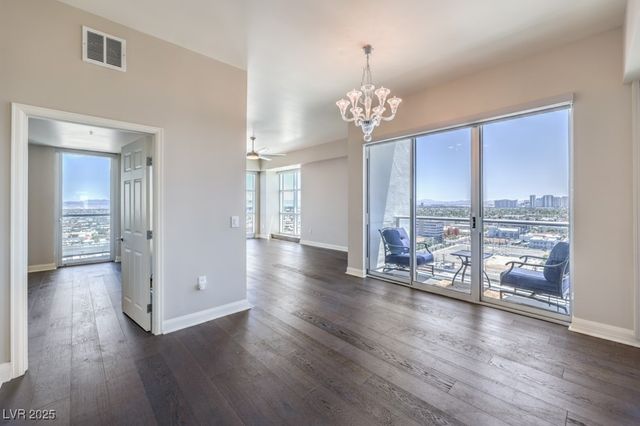 150 Las Vegas Boulevard 1912, Las Vegas, NV 89101