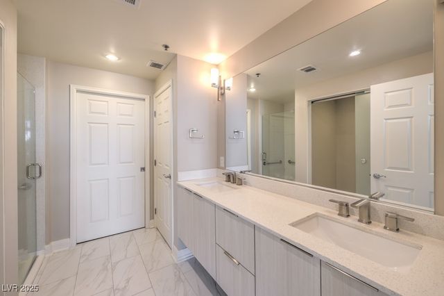 150 Las Vegas Boulevard 1912, Las Vegas, NV 89101