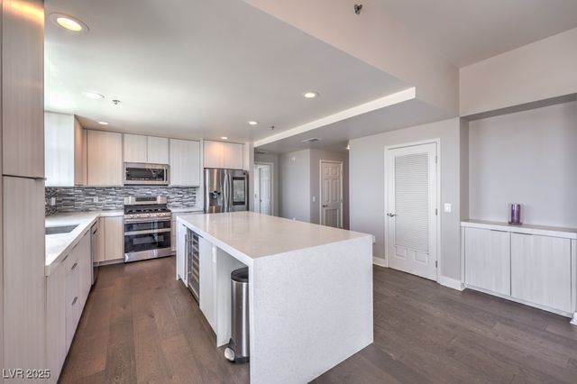 150 Las Vegas Boulevard 1912, Las Vegas, NV 89101