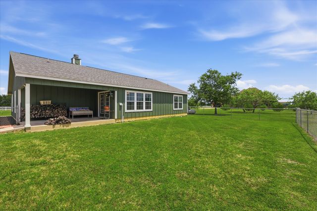 110 Highview Road, Ennis, TX 75119