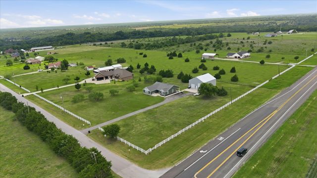 110 Highview Road, Ennis, TX 75119