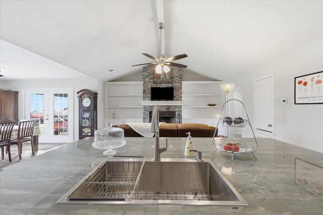 110 Highview Road, Ennis, TX 75119