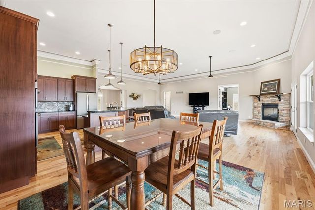 1326 Top Of The Hill Road, Chesterfield, MO 63005