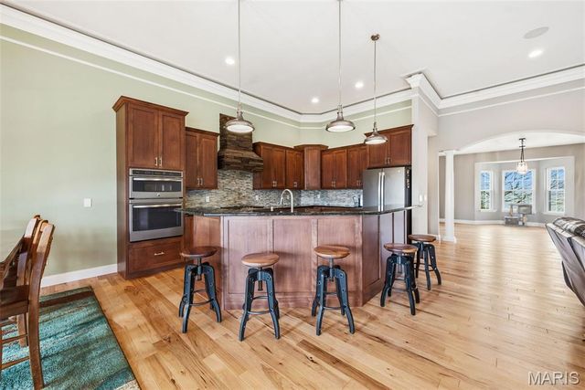 1326 Top Of The Hill Road, Chesterfield, MO 63005