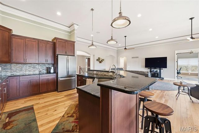 1326 Top Of The Hill Road, Chesterfield, MO 63005