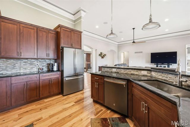 1326 Top Of The Hill Road, Chesterfield, MO 63005