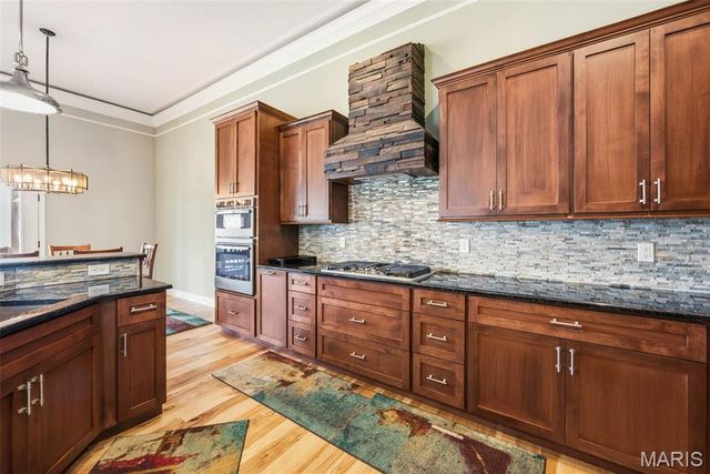 1326 Top Of The Hill Road, Chesterfield, MO 63005