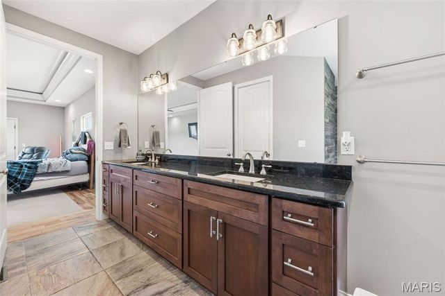 1326 Top Of The Hill Road, Chesterfield, MO 63005