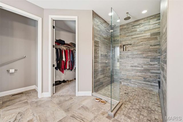 1326 Top Of The Hill Road, Chesterfield, MO 63005