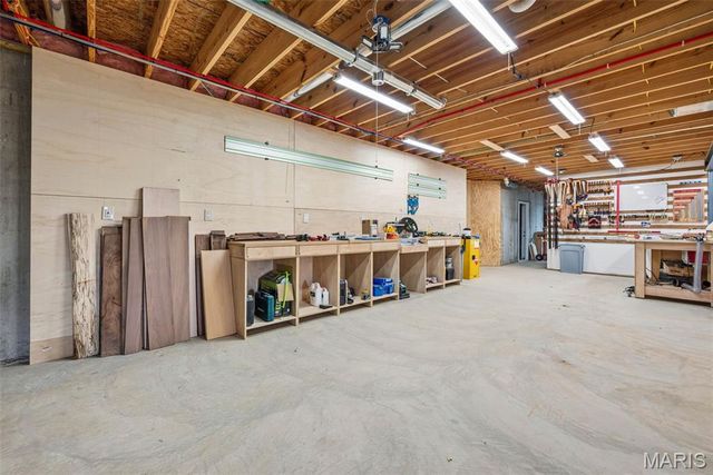 1326 Top Of The Hill Road, Chesterfield, MO 63005