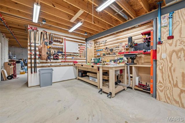 1326 Top Of The Hill Road, Chesterfield, MO 63005