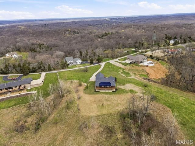 1326 Top Of The Hill Road, Chesterfield, MO 63005