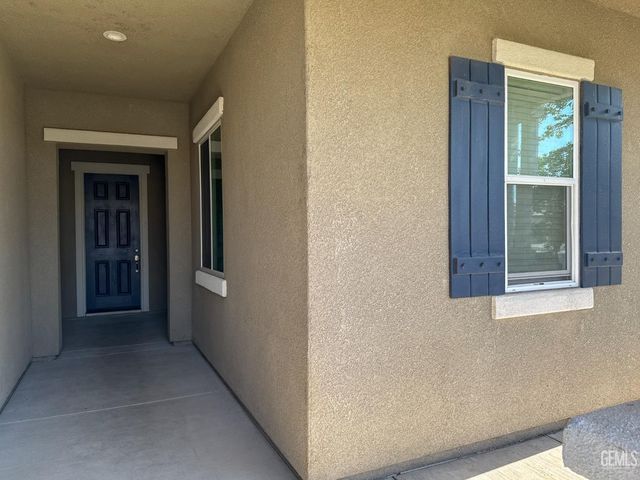 15527 Avanti Drive, Bakersfield, CA 93314
