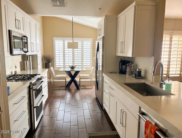 10360 E SUTTON Drive, Scottsdale, AZ 85260