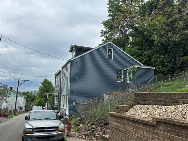 2114 Liedertafel Way, Troy Hill, PA 15212