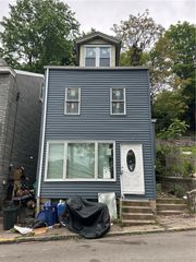 2114 Liedertafel Way, Troy Hill, PA 15212