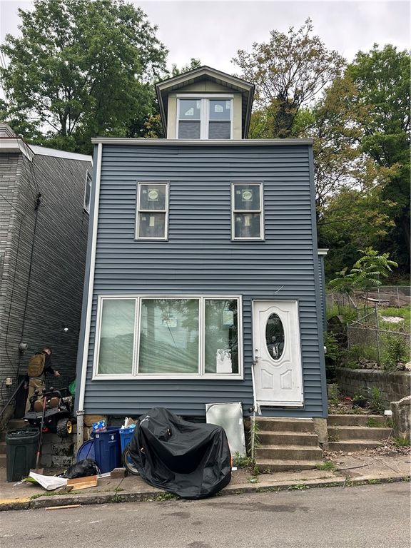 2114 Liedertafel Way, Troy Hill, PA 15212