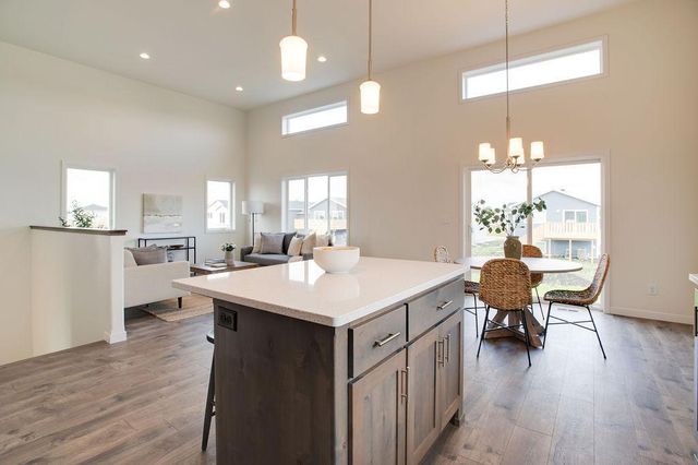 6876 Belding Drive S, Fargo, ND 58104