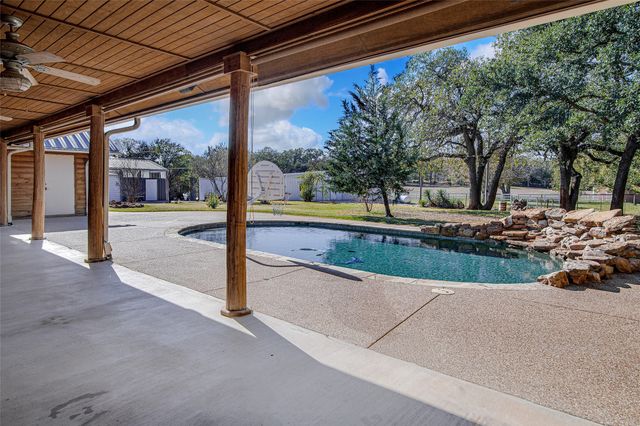 8616 County Road 528, Burleson, TX 76028