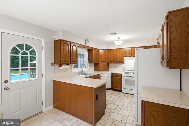 203 DONALD ST, Lanoka Harbor, NJ 08734