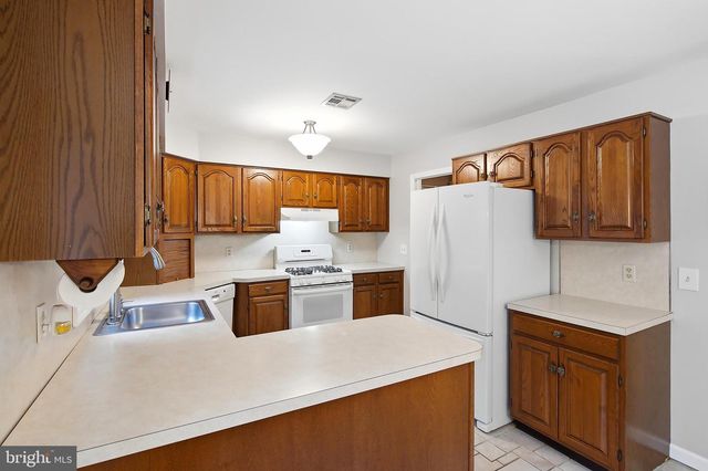 203 DONALD ST, Lanoka Harbor, NJ 08734