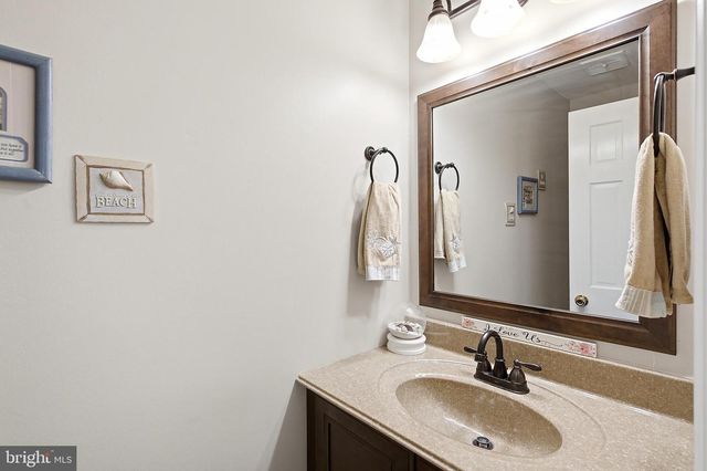 203 DONALD ST, Lanoka Harbor, NJ 08734
