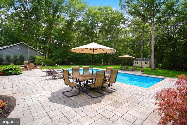 203 DONALD ST, Lanoka Harbor, NJ 08734