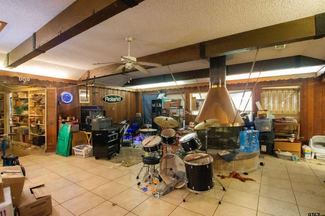 22851 Lakeside Dr, Flint, TX 75762