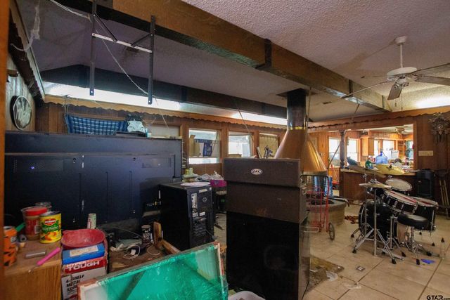 22851 Lakeside Dr, Flint, TX 75762