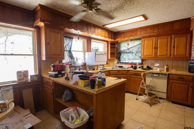 22851 Lakeside Dr, Flint, TX 75762