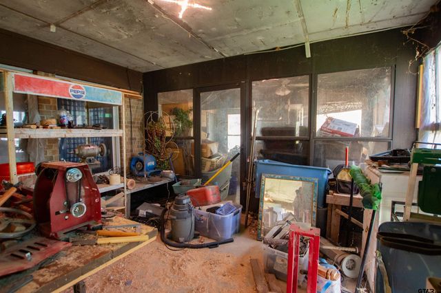 22851 Lakeside Dr, Flint, TX 75762