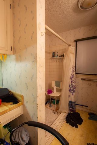 22851 Lakeside Dr, Flint, TX 75762