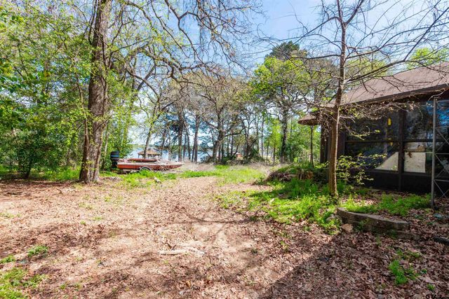 22851 Lakeside Dr, Flint, TX 75762