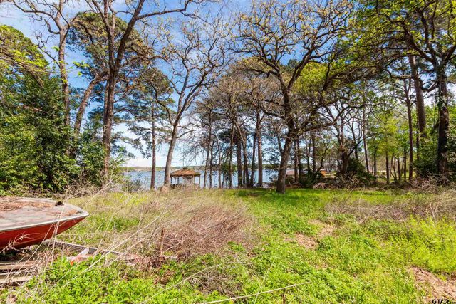 22851 Lakeside Dr, Flint, TX 75762