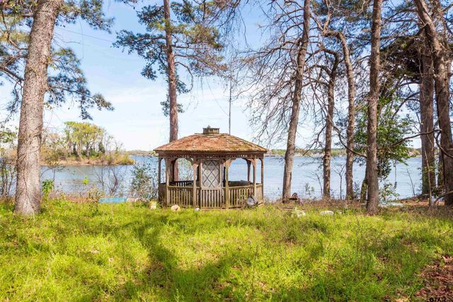 22851 Lakeside Dr, Flint, TX 75762